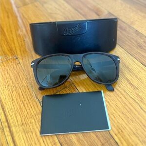 NEW $250 retail Men’s Persol brown sunglasses